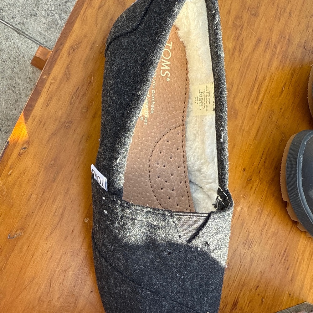 Toms winter shoe